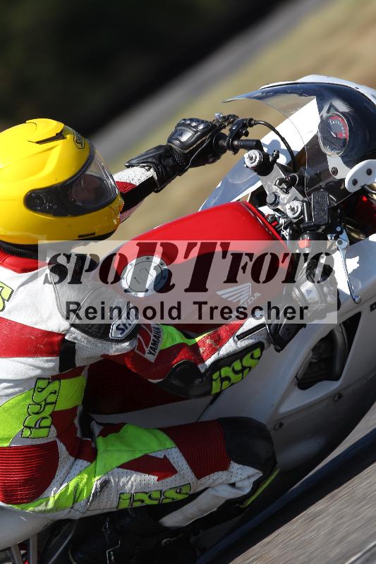 Archiv-2022/50 09.08.2022 MSS und TÖFF Track Day ADR/Gruppe rot/backside